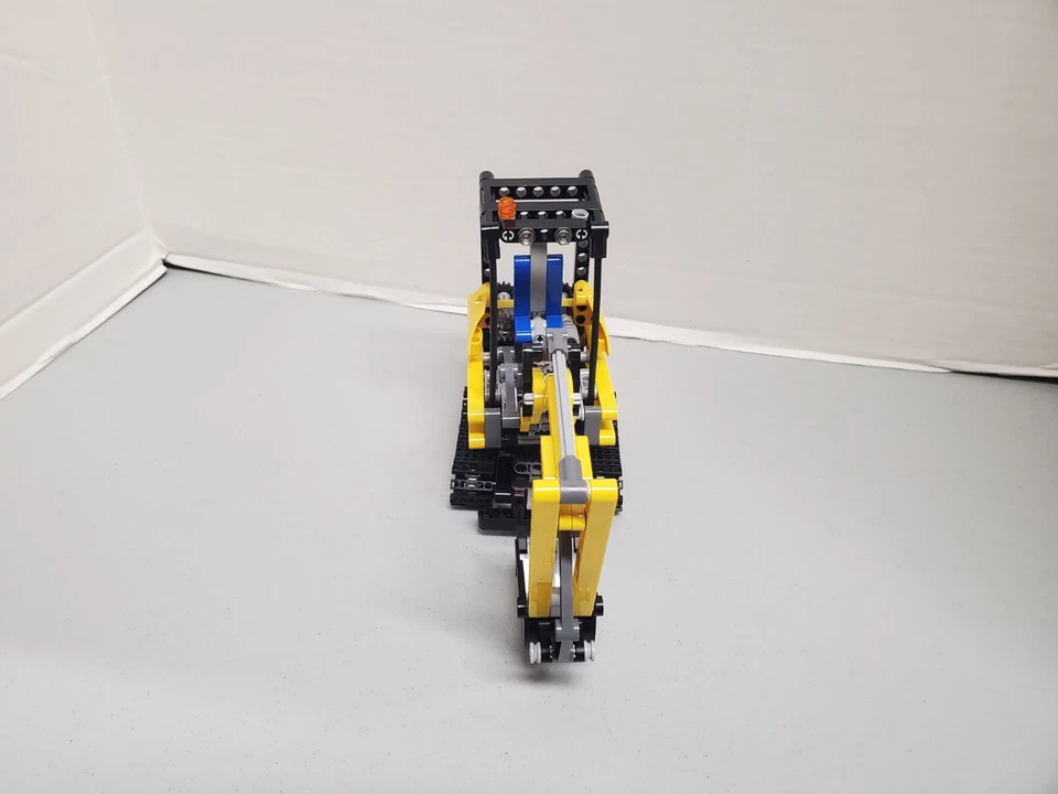 LEGO Technic 8047 Excavator Complete No Manuals - Image 4 of 4