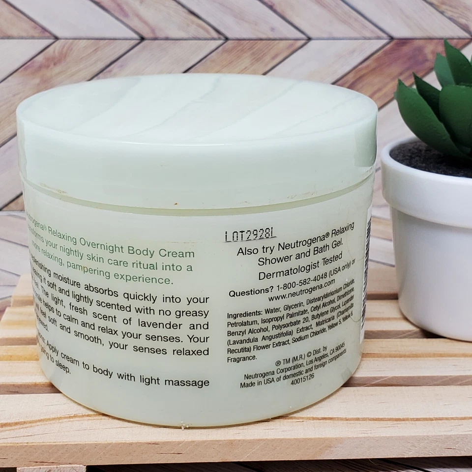 NEUTROGENA CREMA CORPORAL RELAJANTE DURANTE LA NOCHE LAVANDA MANZANILLA 6 OZ DESCONTINUADA Foto 2 de 4