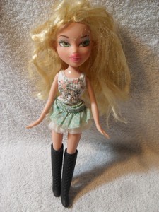 blonde hair brown eyed bratz doll