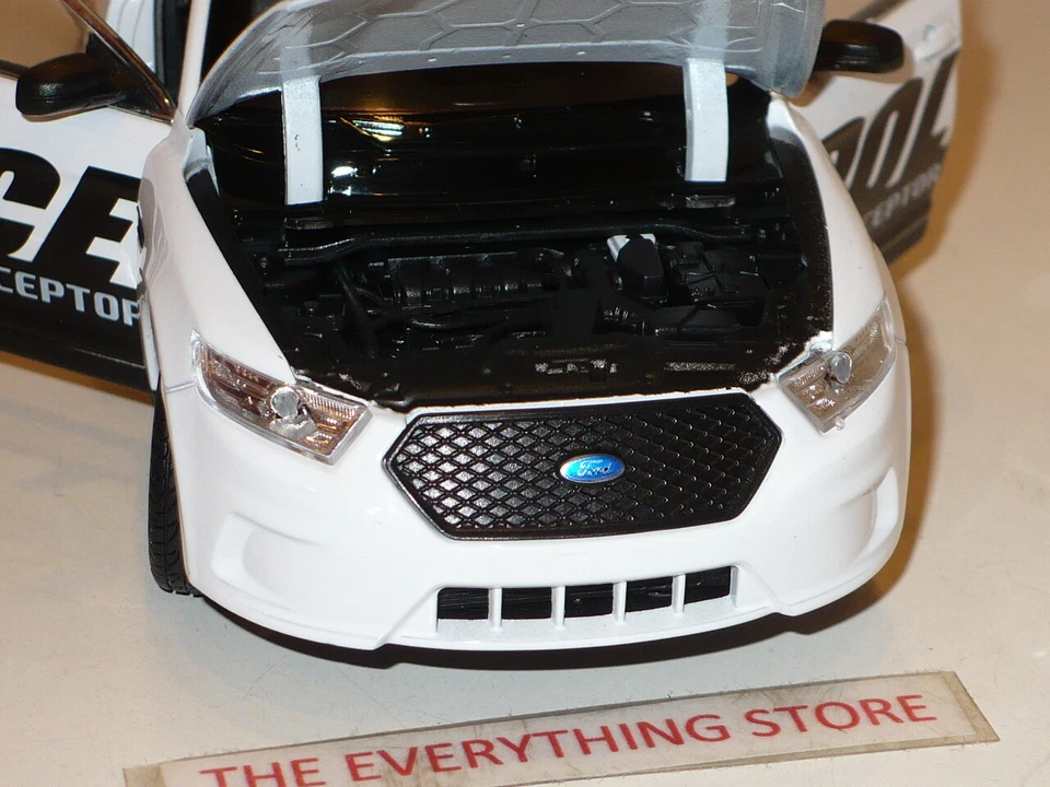 WELLY FORD POLICE INTERCEPTOR WHITE 1:24 SCALE NEW USA FREE SHIP  - Image 4 of 4
