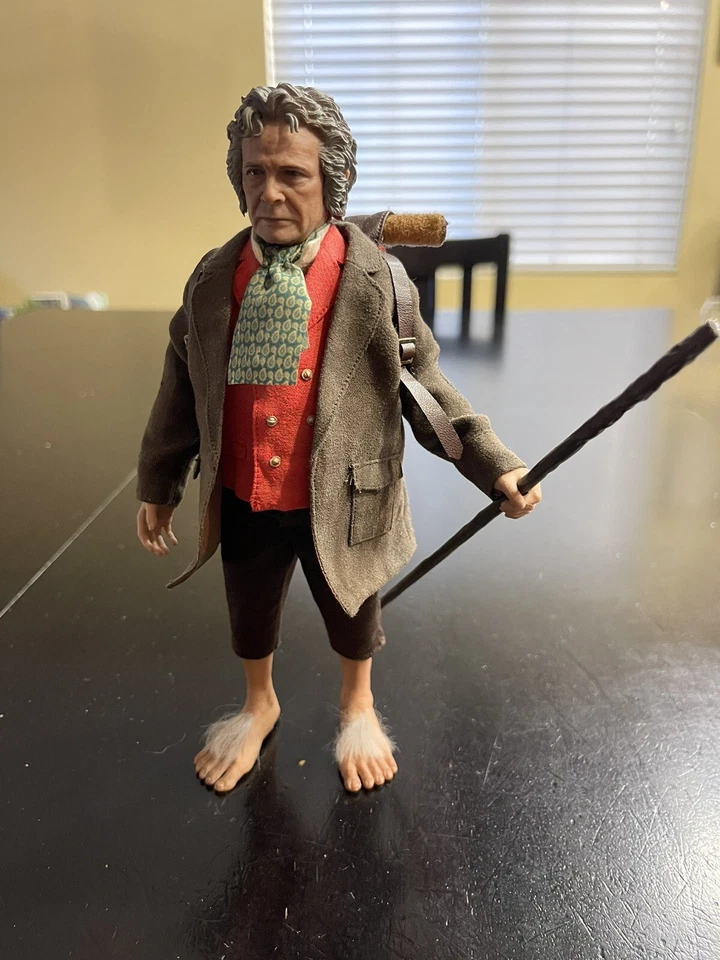 比尔博·巴金斯第六比例人偶 Sideshow 和 Asmus 玩具 — 第 2/4 张图片