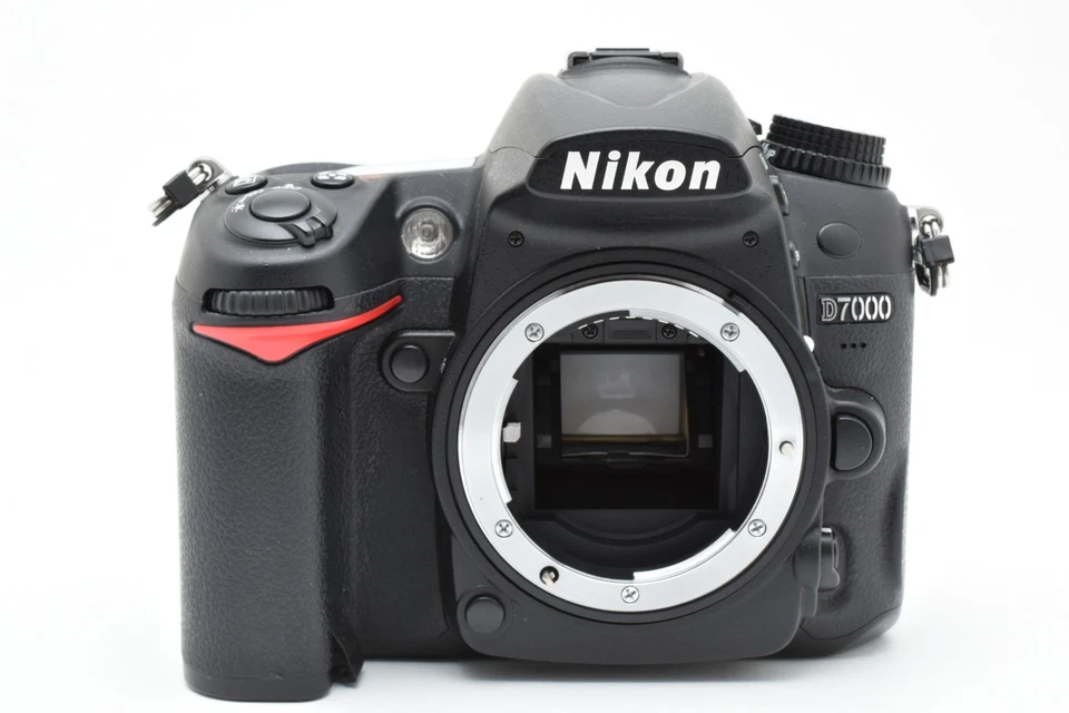[Near Mint] Nikon D7000 16.2MP Digital SLR Camera Body Shutter Count: 25064 - Image 3 of 4