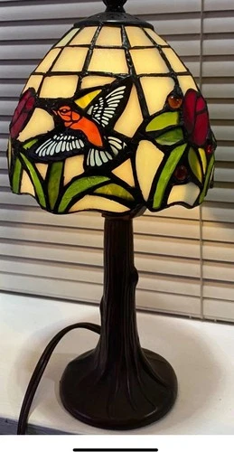 Thomas Pacconi Tiffany Style Stained Glass Hummingbird Lamp Vintage  12.5”