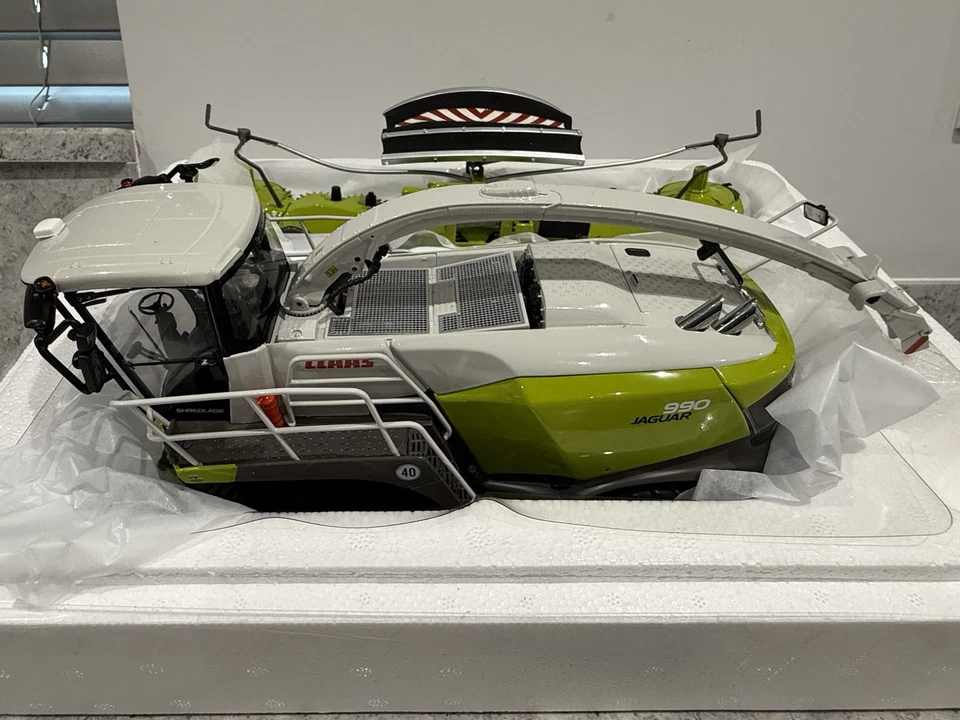 Marge - Claas Jaguar 990 Terra Trac w/Orbis 900 - 02679410 - 1:32 - Mint/New - Image 3 of 4