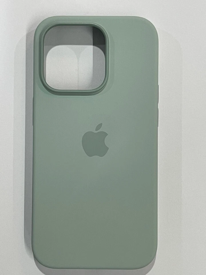 Original Silicone Case w/ MagSafe For iPhone 14 Plus 14 Pro 14 Pro Max - Image 3 of 4