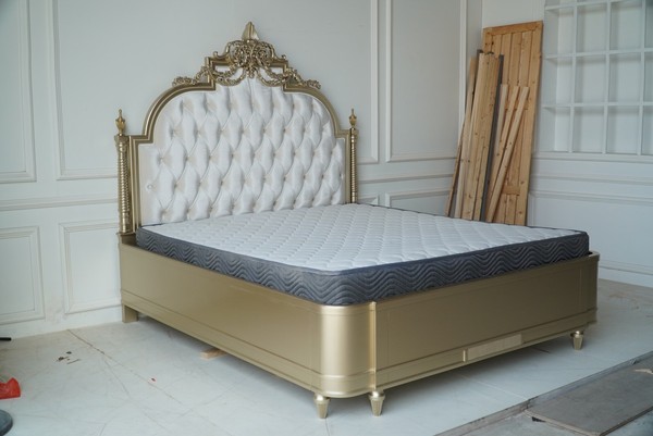 Chesterfield Holz Doppelbett Betten Design Polster Bett Ehe Schlafzimmer 180X200-image