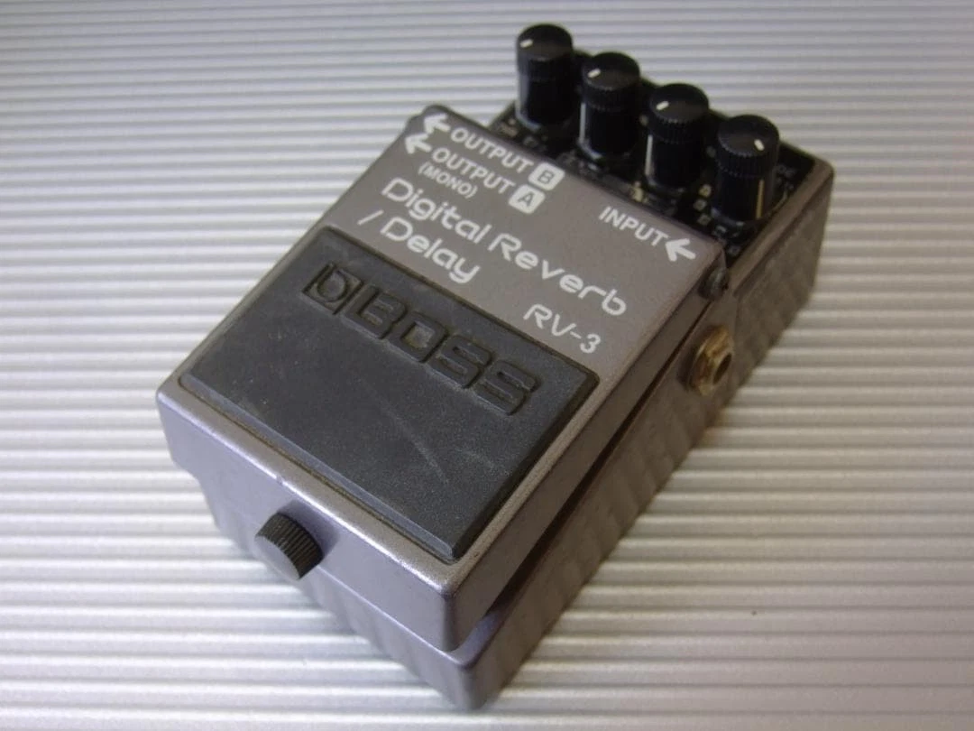 Preços baixos em Guitarra Boss RV 3 Pedais de Delay, Eco e