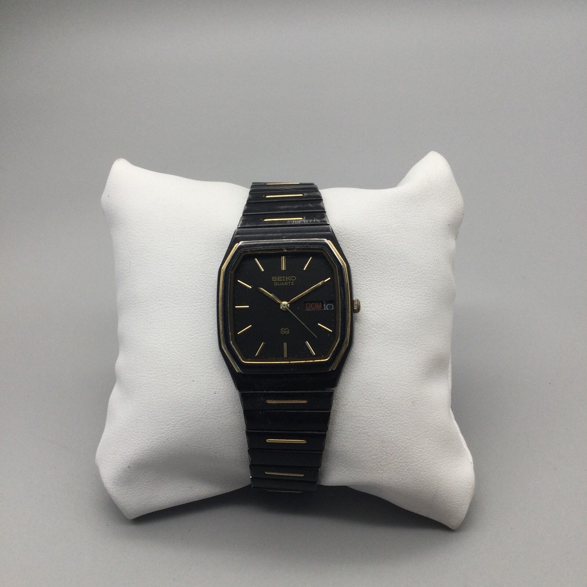 Vtg Seiko SQ Watch Men 30mm Black Gold Tone 8123-5299 Day