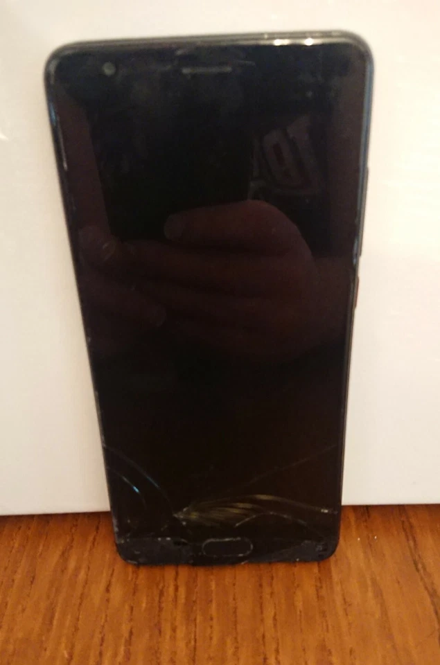 OUKITEL K8000 64Gb 4Gb RAM Android Smartphone Screen Damaged  - Image 2 of 4