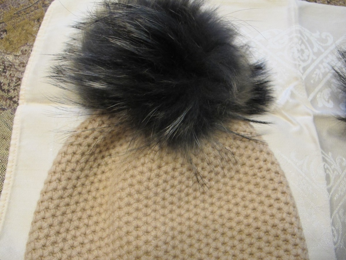 Raffaello Bettini Genuine Fox Fur Pom Hat with Cashmere Cable Knit Cable Knit Fur Pom Hat, Timber – SpearmintLOVE main image 2
