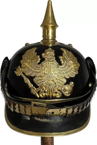 Casque En Acier Et Laiton Pickelhaube Allemand Avec Insigne