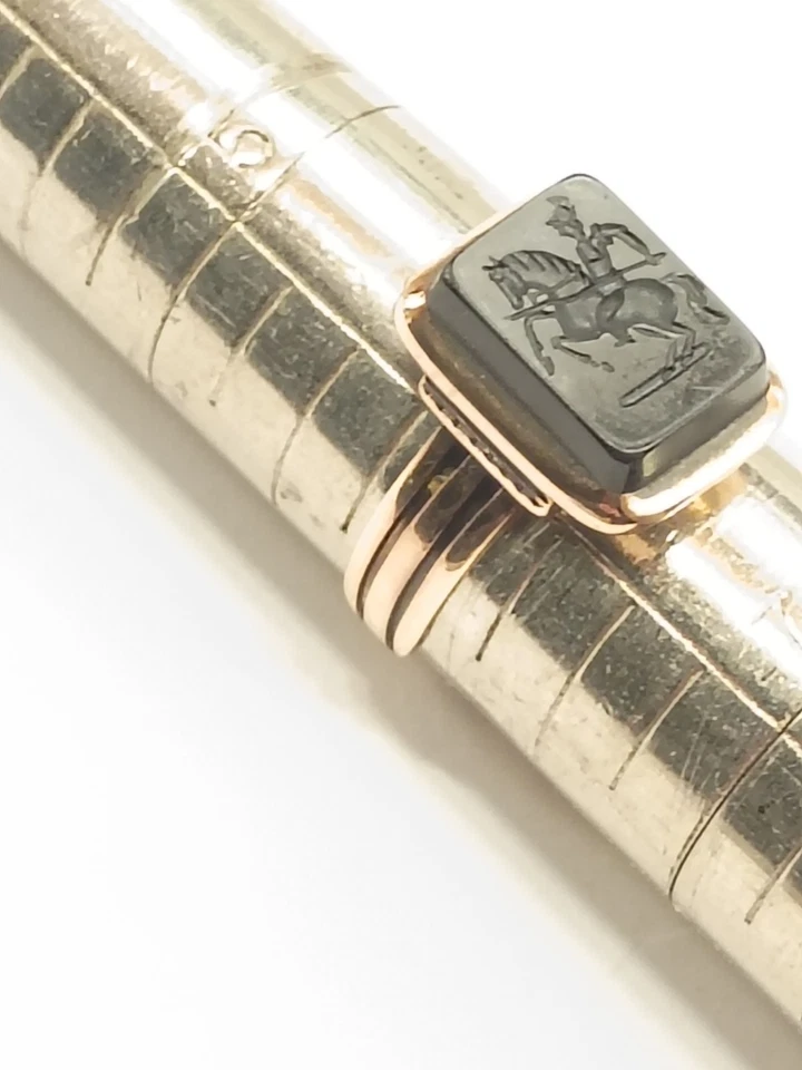 Antique 14k Rose Gold Size 6 Knight On Horse Intaglio Onyx Signet Ring - Image 2 of 4