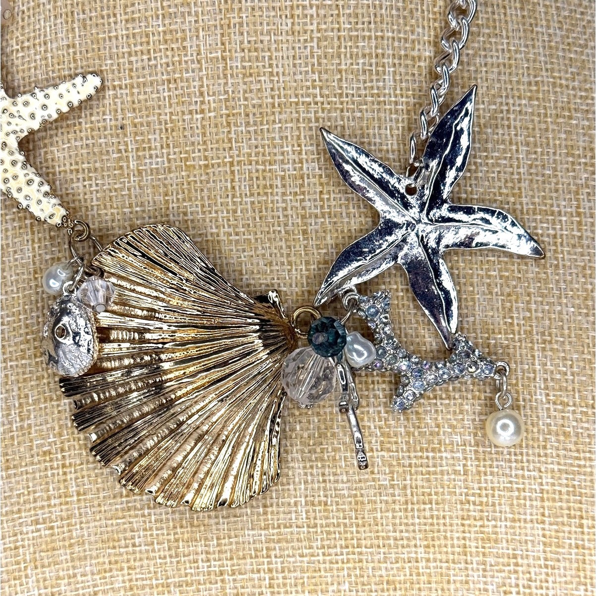 Seashell Themed Statement Necklace Oversized Shel… - image 8