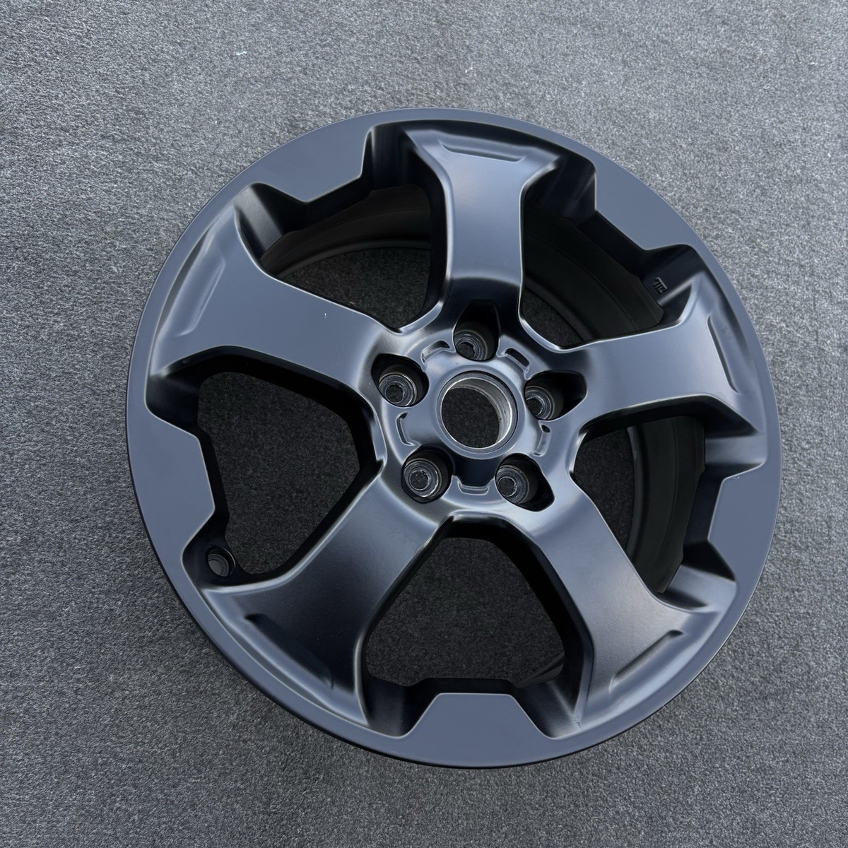 Robby 「再シュリンク❌ー純正品」 SINGLE 17 INCH WHEEL SUBARU FORESTER WILDERNESS 2022-2024 OEM