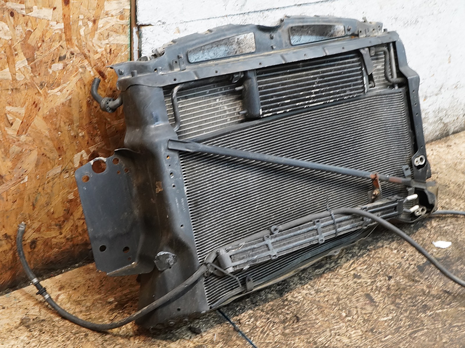 03-07 Bentley Continental GT Radiator Fan Shroud Motor Condenser Support