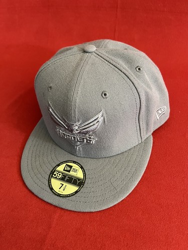 New Era Charlotte Hornets Sombrero 59Fifty 7-3/8 Gorra Ajustada Nueva Sin Etiquetas - Gris Elegante sobre Gris - Imagen 6 de 15