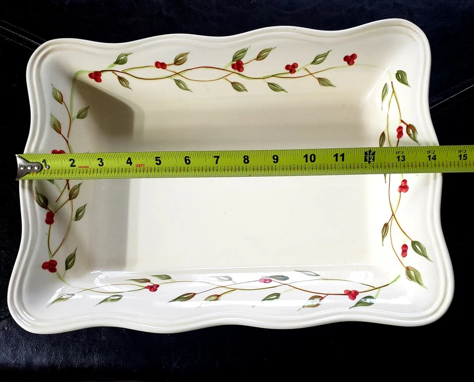 Plato de bayas de acebo de Navidad Holmes Foto 2 de 4