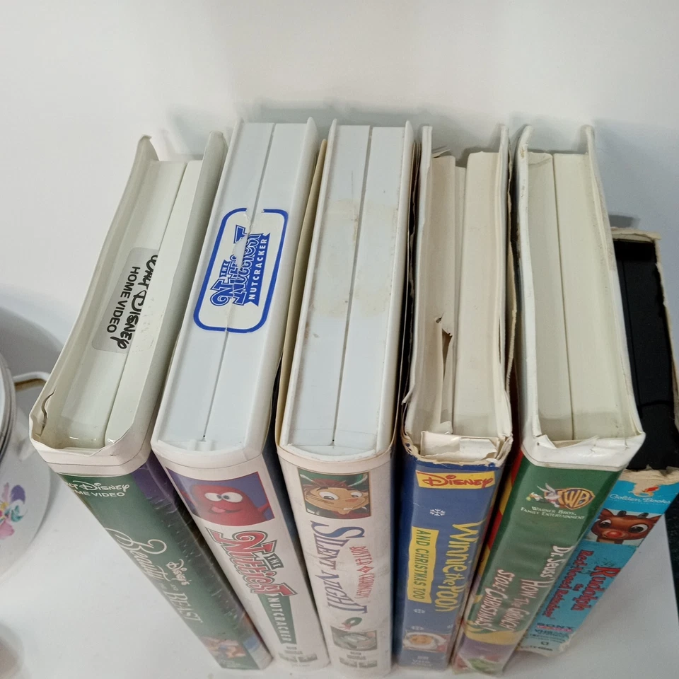 Lot of 6 VHS Christmas Movies Disney's Winnie Pooh Beauty Beast Grinch Rudolph - Imagem 4 de 4