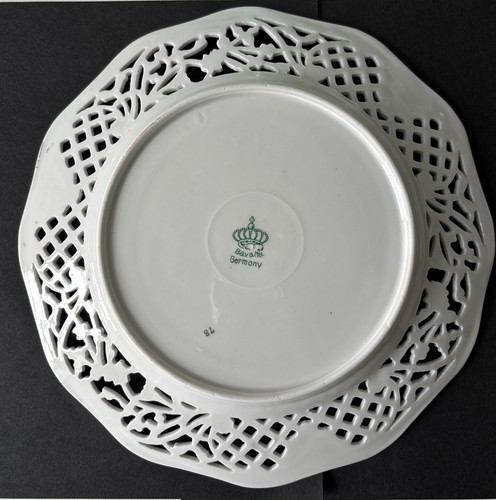 Horse Rider & Hunting Dogs Crown Bavaria Germany Reticulated Lace China Plate - Picture 2 of 2