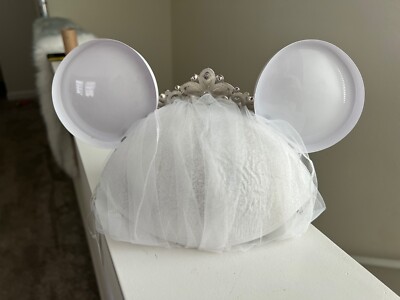 Disney Parks Minnie Mouse Ears Happily Ever After Wedding‎ Bride Hat White s-l400.jpg main image 2