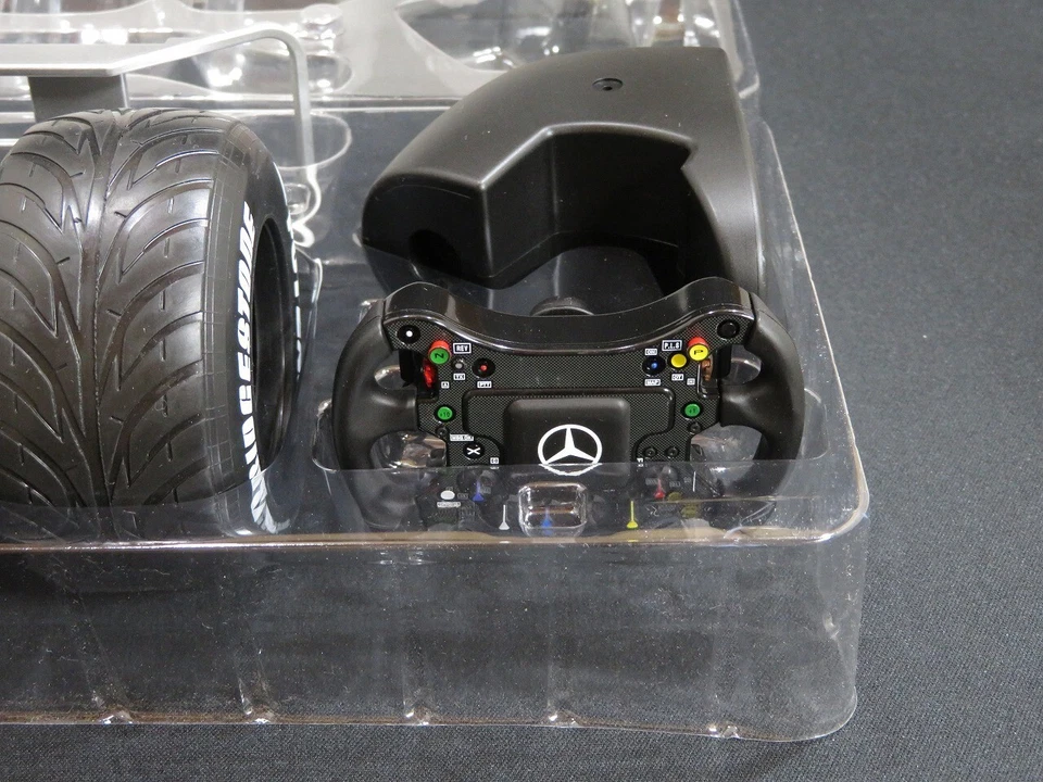 NUOVO pneumatico McLaren MP4-23 1/8 sterzo e pioggia Hamilton KYOSHO DeAGOSTI... - Immagine 3 di 4