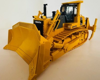1:50 Komatsu D375A-6  Bulldozer with Ripper Diecast Model 50-0216 By First Gear