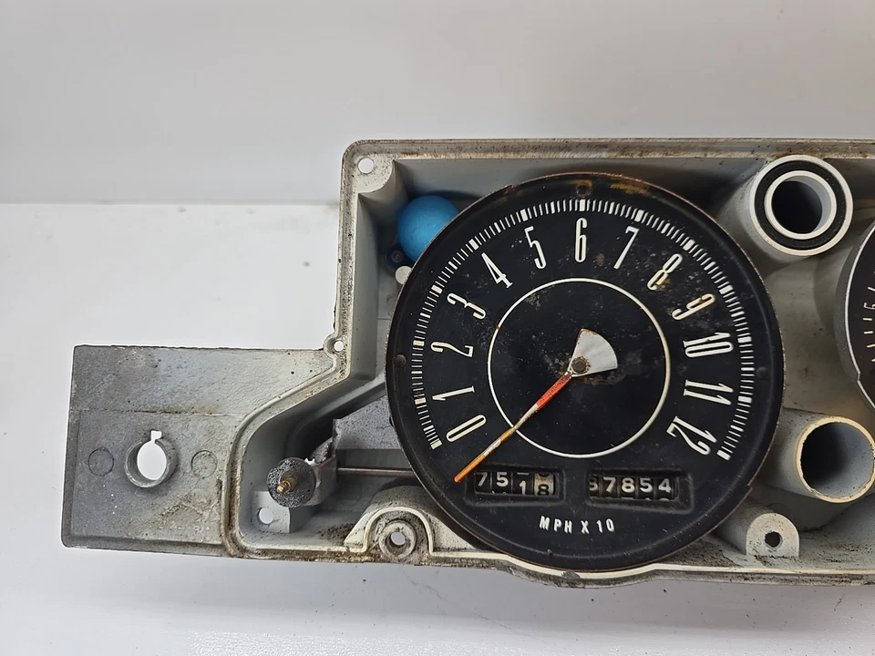 Plymouth Barracuda 120 Rallye 1967 DASH Cluster indicador de rendimiento  Foto 2 de 4