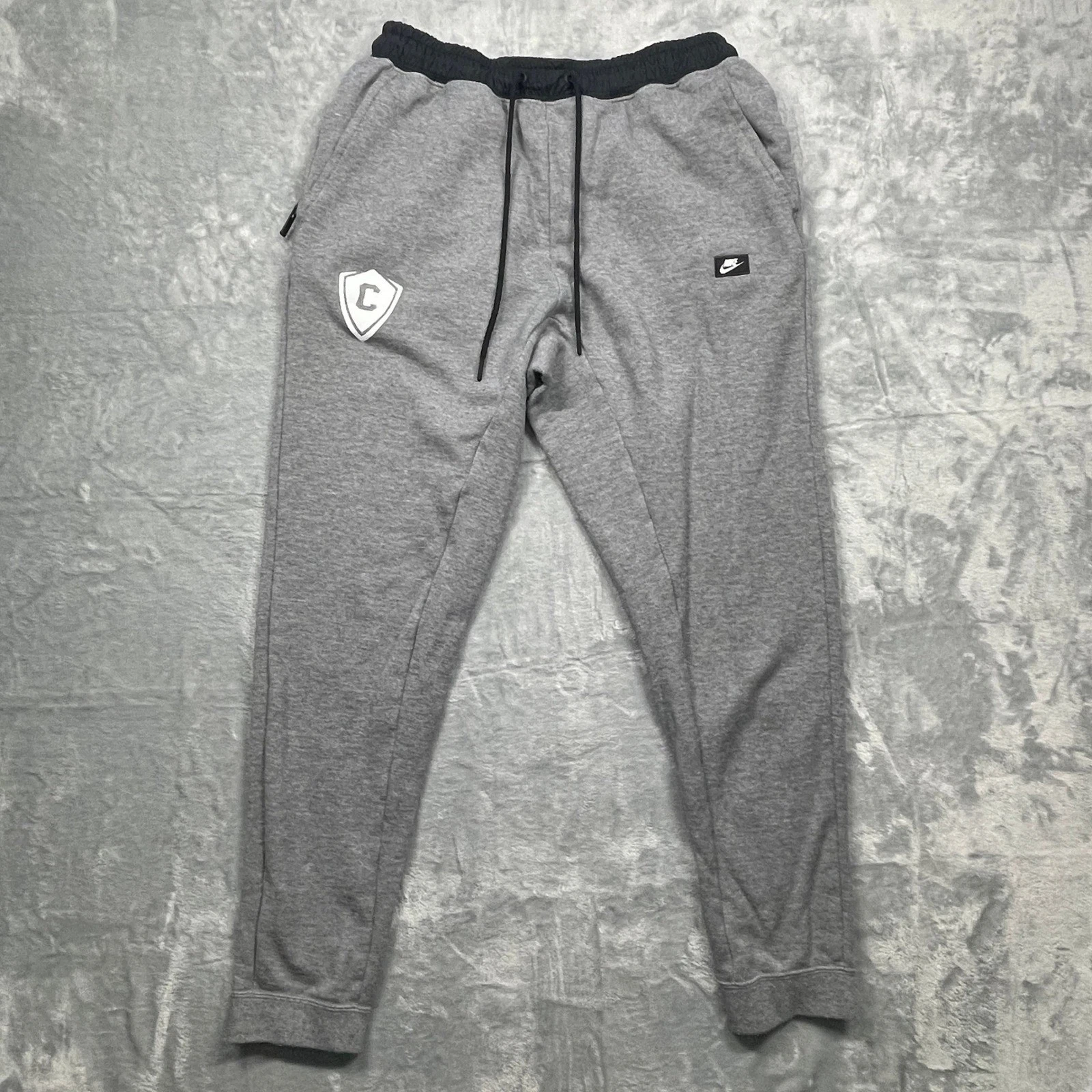 Nike Jogger Pants Mens Medium Grey Black Tapered Fleece Concordia U Sweatpants