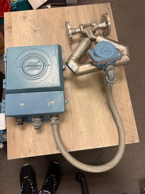 Micro Motion RFT9712 1PNU Remote Flow Transmitter W/ CMF025M313NU FLOW SENSOR