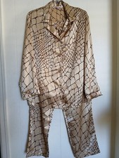 Victoria  s Secret 2 Pc Pajama Set Silky Animal Print Top  Pants Size Small