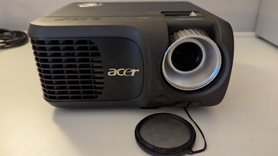 ACER PD120D - 2000 ANSI DLP - XGA Projektor - Kontrast von 2000:1