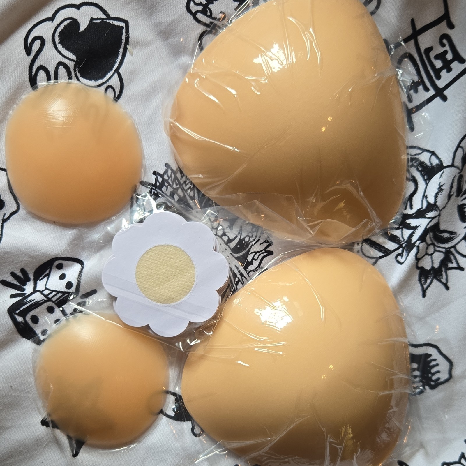 Sticky Bra Double Sided Push-Up, Sticky Bra Pads       Size M image 3