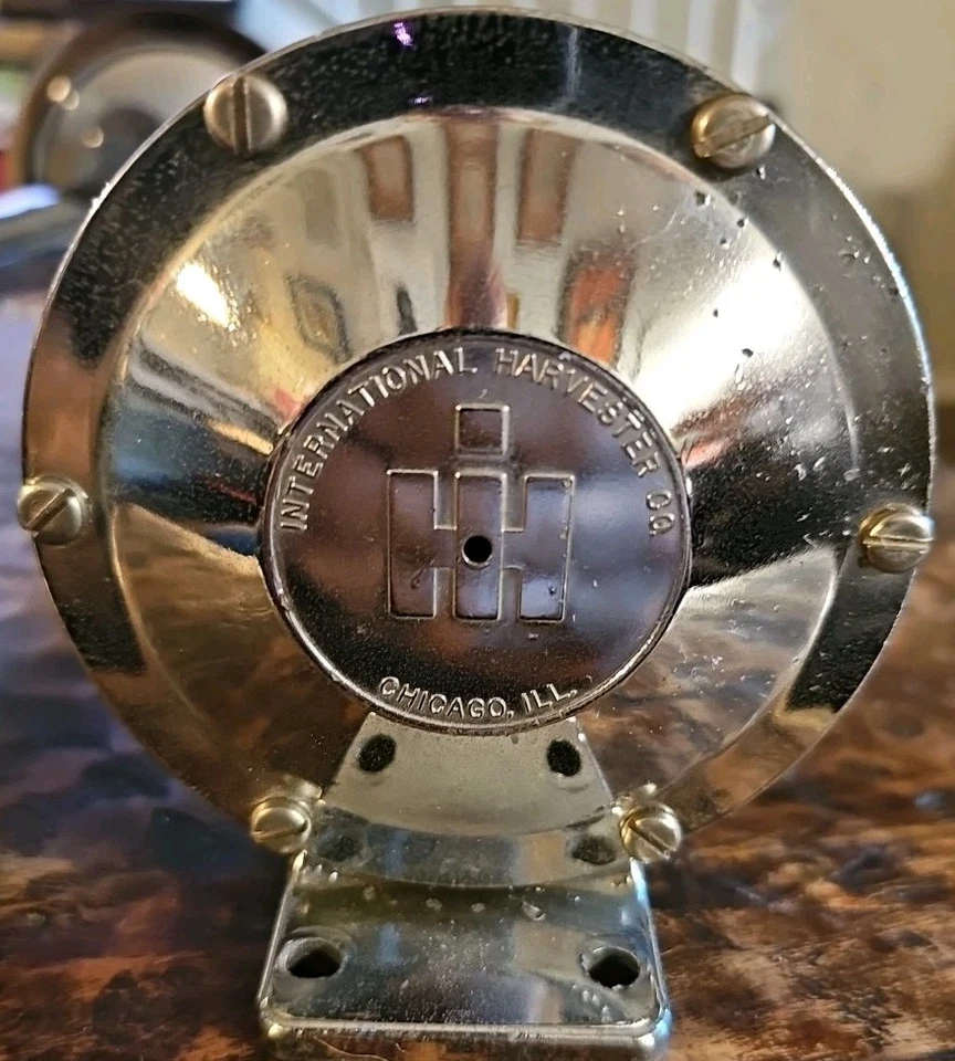 Vintage IH International Harvester Air Horns H.B. Moss Pair 21"/24" Truck Semi - Image 3 of 4