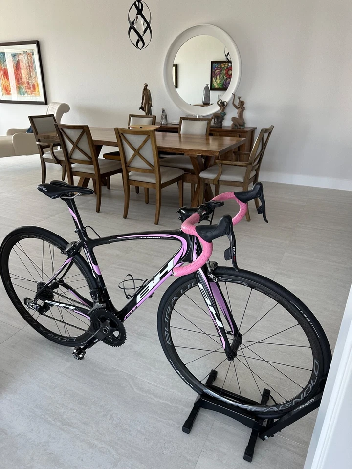 Bicicleta de Carretera BH Cristal Mujer Cuadro Rosa Pequeño Foto 2 de 4