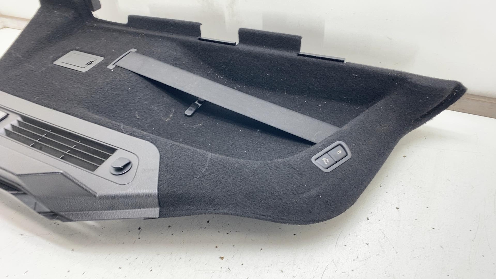 ⭕ 17-20 Maserati Levante Rear Left Trunk Quarter Trim Cover Panel LH 06700983840