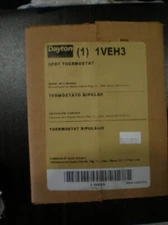 QMARK 5813-2027-000 Thermostat, Heat,DPDT,  1VEH3