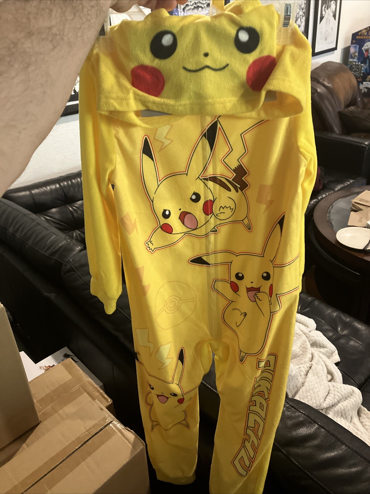 Picture 1 of 4
