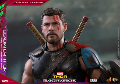 Marvel Thor フィギュア　ホットトイズ Amazon.com: Hot Toys - Thor the Dark World - One Sixth Scale