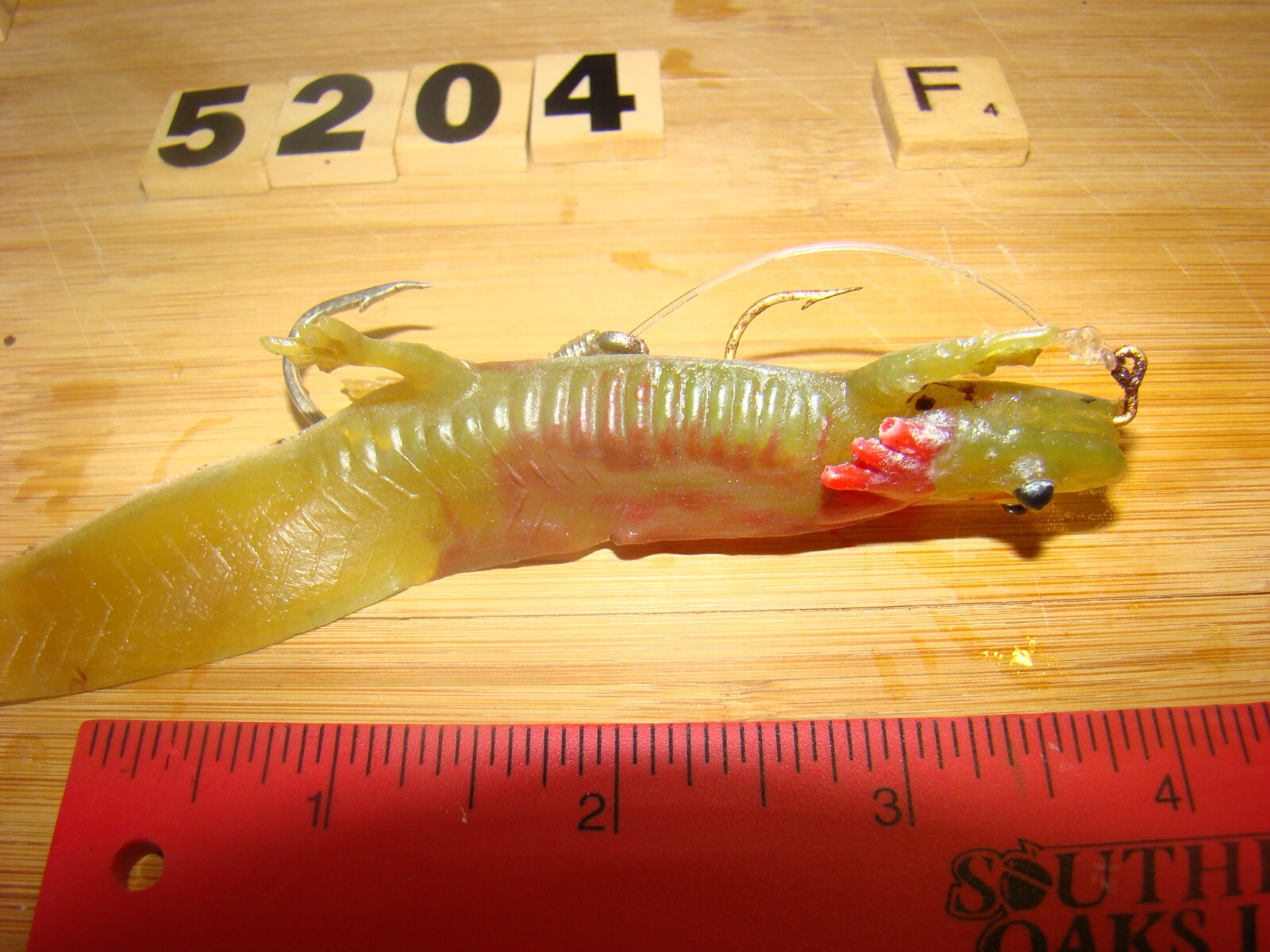 U5204 F OLD LARGE RUBBER SALAMANDER FISHING LURE eBay
