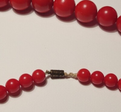 Collier Sautoir Vintage En Résine Plastique Rouge Des Années 60/70 - Occasion En Bel état - Bijou Fantaisie Rétro