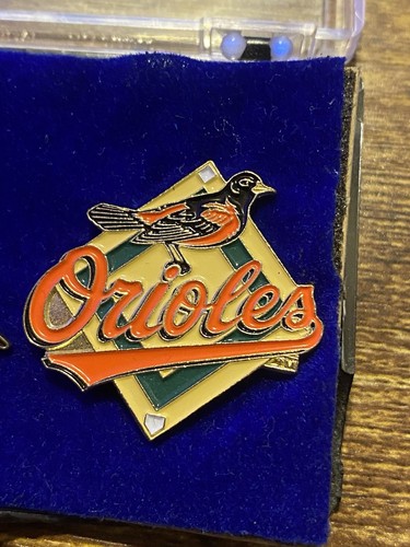 Baltimore Orioles MLB Baseball Hat Pins Lapel Jacket Button Maryland 1999 Rare - Picture 3 of 10