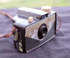 Vintage Bakelite Sawyers Nomad 127 Film Camera.  w/empty 127 film spool. 