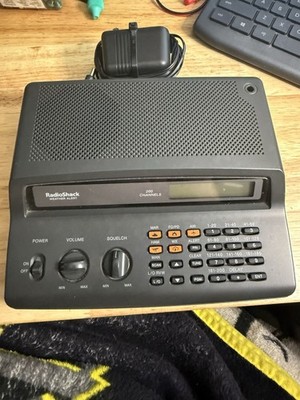 RADIOSHACK 20-424 200 CHANNEL SCANNER WITH WEATHER ALERT