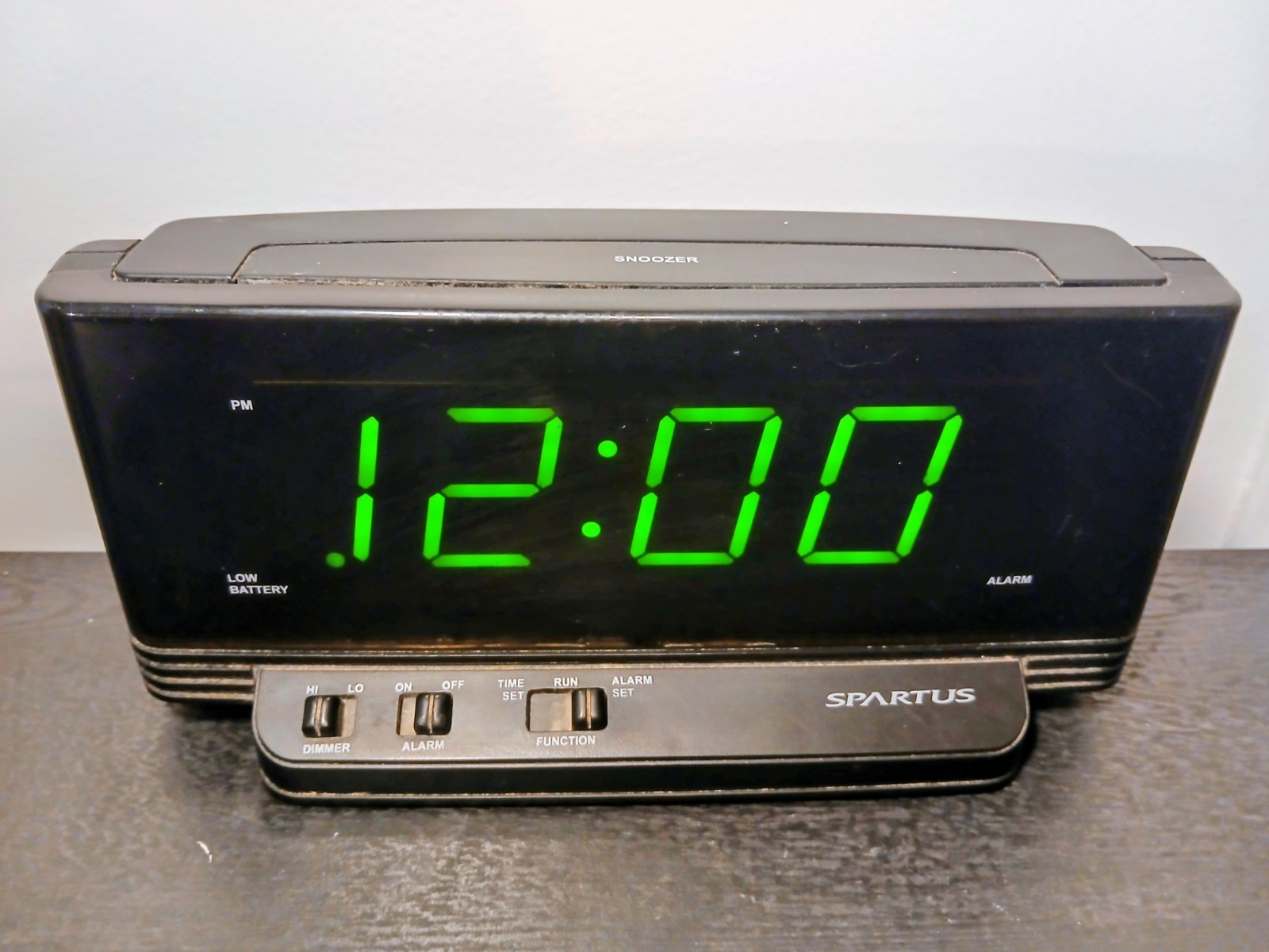 Spartus 128-541 Big Green Numbers Large Jumbo LCD Led Display Alarm Clock Easy
