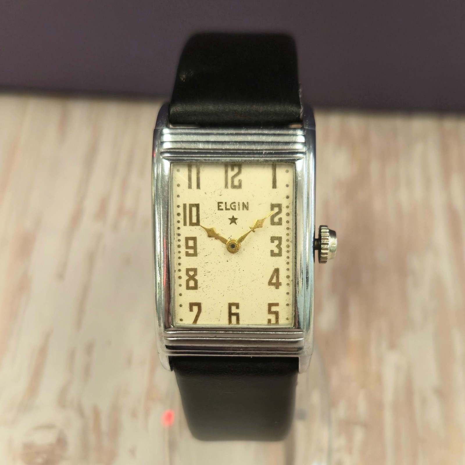 1934 Elgin Art Deco Rectangular Wristwatch 7 Jewe… - image 3