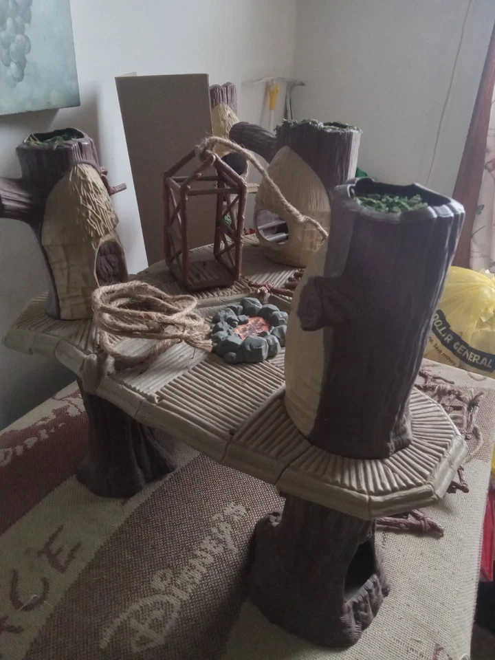 De colección 1983 Kenner Star Wars EWOK VILLAGE Treehouse Juego 100% COMPLETO Extra  Foto 3 de 4