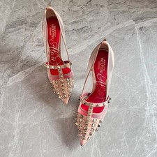 Excellent condition Valentino Rockstud patent leather pumps beige VALENTINO GARA