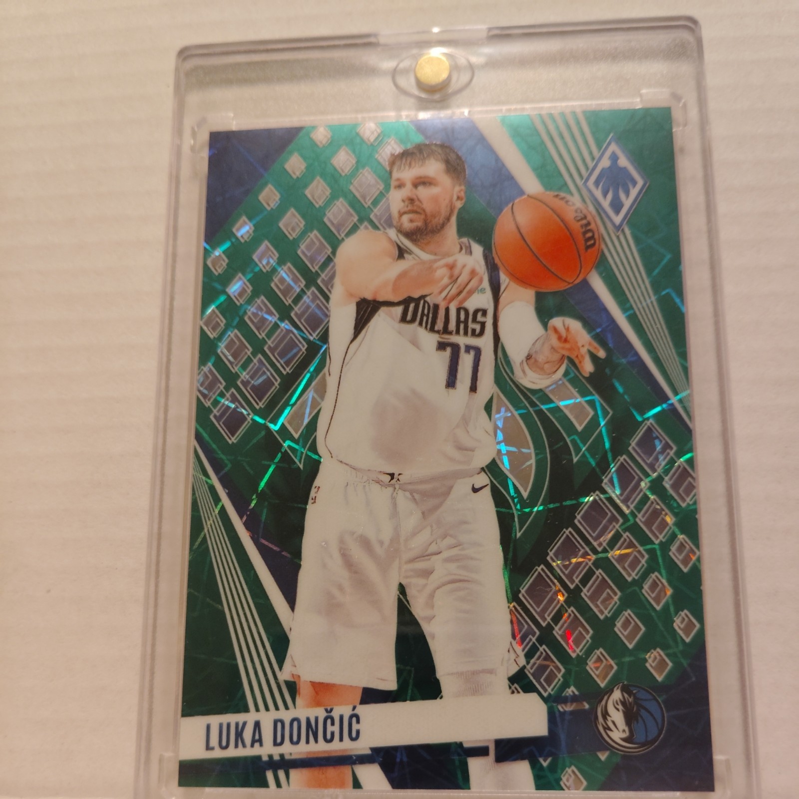2023-24 Panini Phoenix #157 - LUKA DONCIC Green Laser 101/175 . L.A. LAKER'S 🔥