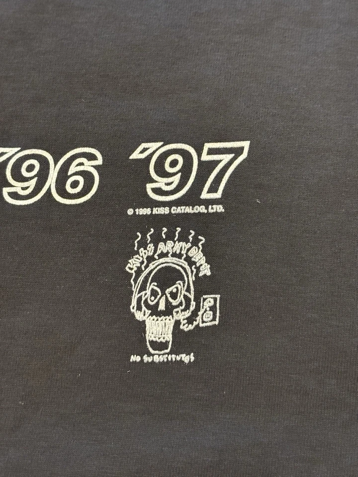 *RARE* Vintage 96-97 KISS Alive Worldwide Tour T-Shirt XL - Image 3 of 4