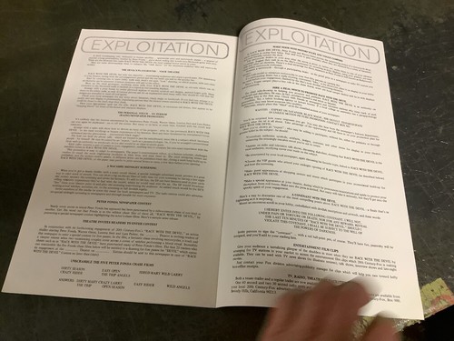 Oringal Pressbook: 1975 RACE with the DEVIL w/ Peter Fonda, Warren Oates - Picture 6 of 7